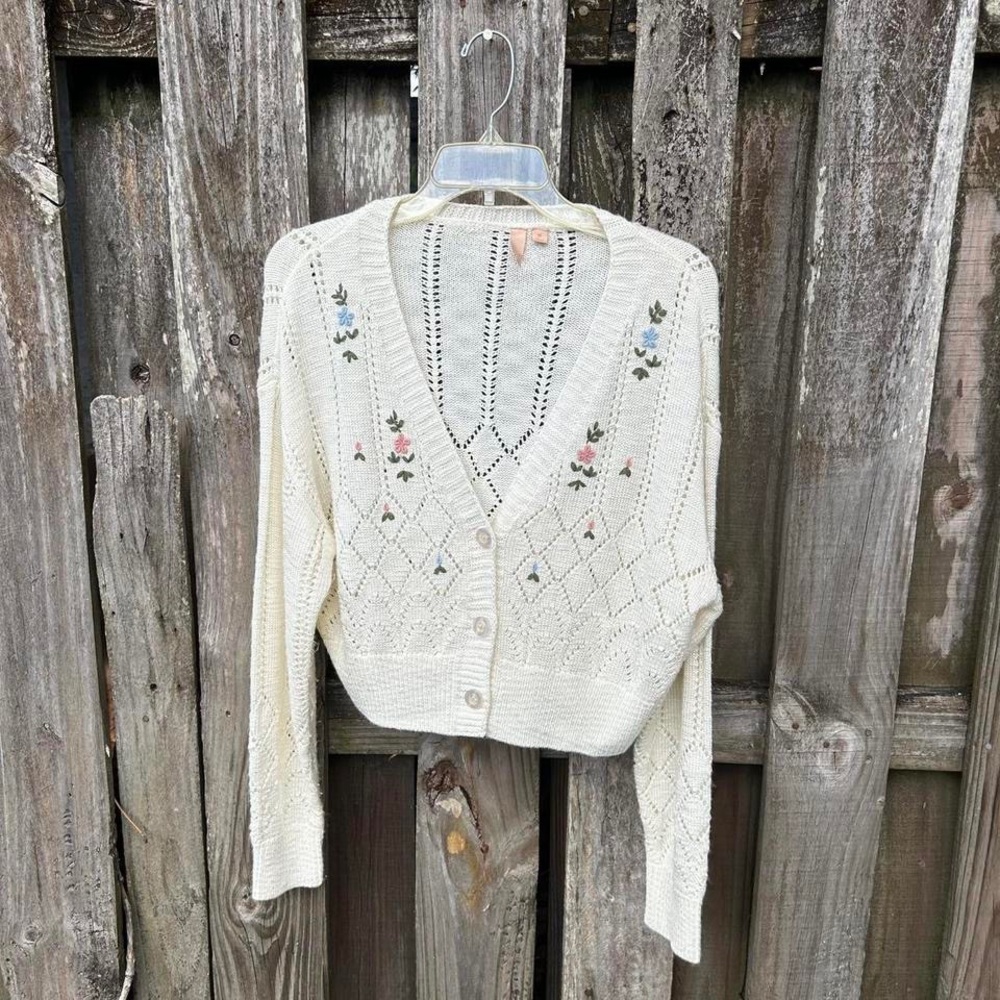 Cream Knit Cardigan with Floral Embroidery